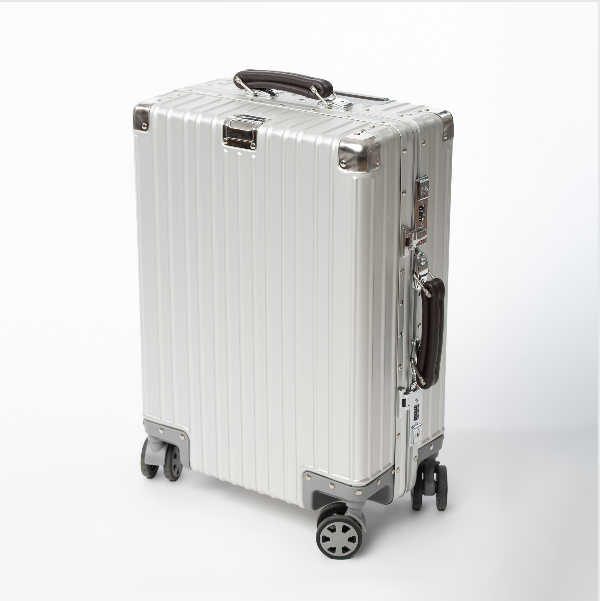 CLASSIC ALUMINIUM PRE ORDER SHIPPING 15TH JANUARY